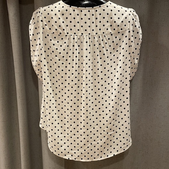 NWOT Torrid Harper Short Sleeve Blouse Size 1X White Black Polka Dots V Neck - Picture 2 of 13